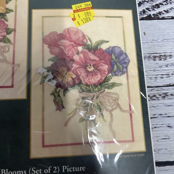 Candamar Designs Inc. Set of 2 Counted Cross Stitch 51417 Delicate Blooms - Picture 4 of 6